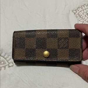 Authentic Louis Vuitton Brown Checkered Key Holder